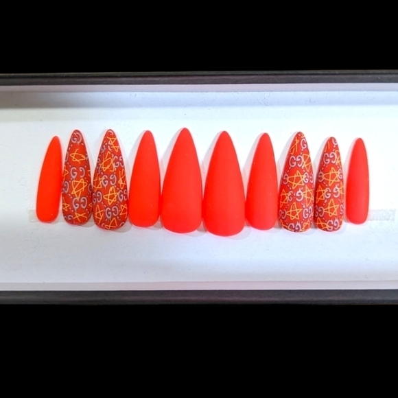 New Custom Gucci Stiletto Press On Nails Neon Matte Stiletto Handpainted Nails - Picture 1 of 4